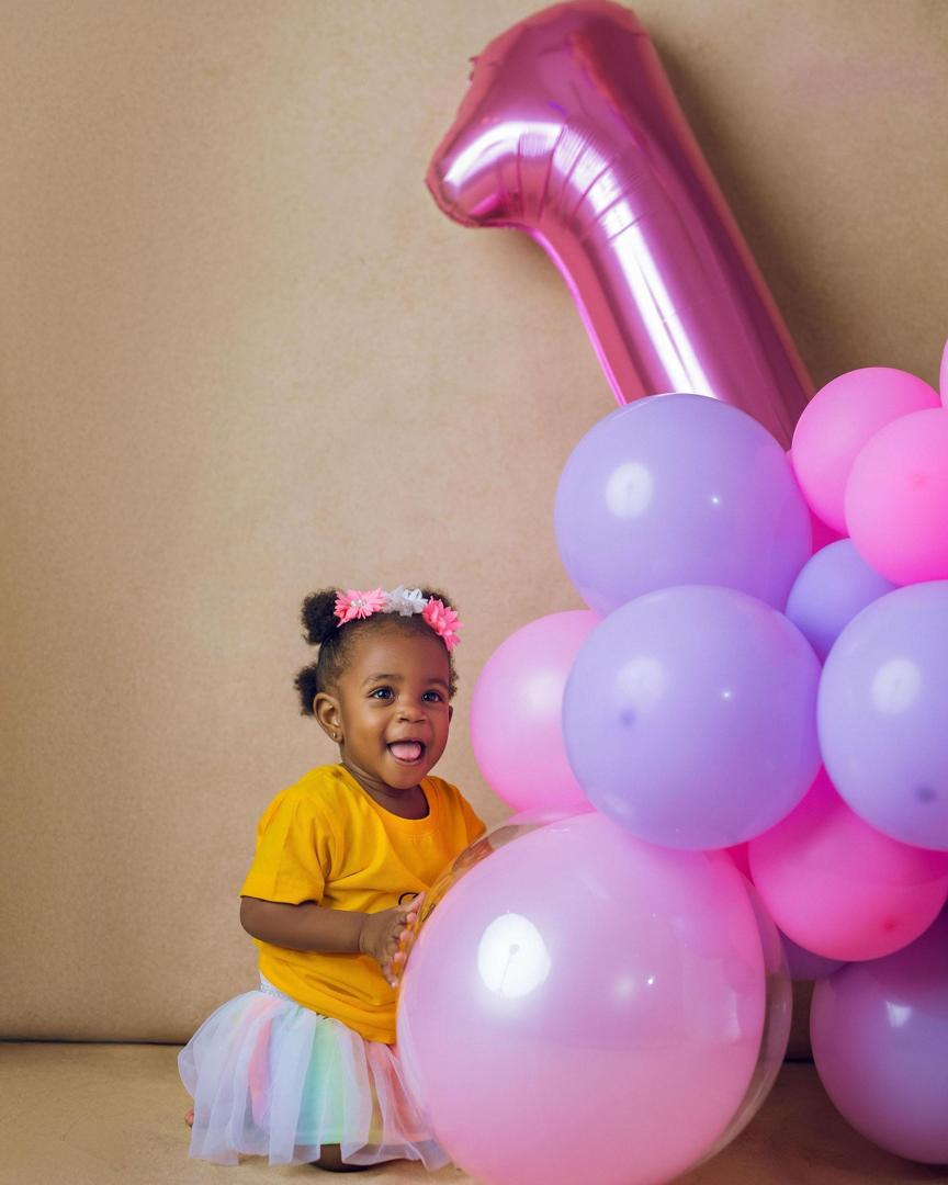 Birthday balloon décor
